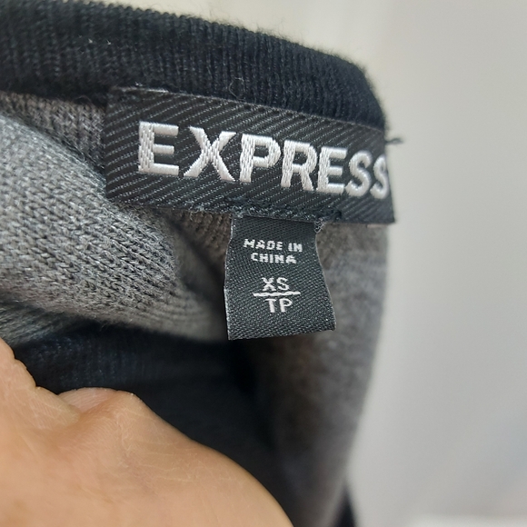 Express dress - Picture 3 of 6